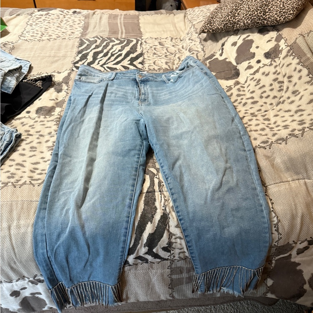Forever 21 Light Blue Fringed Ankle Jeans